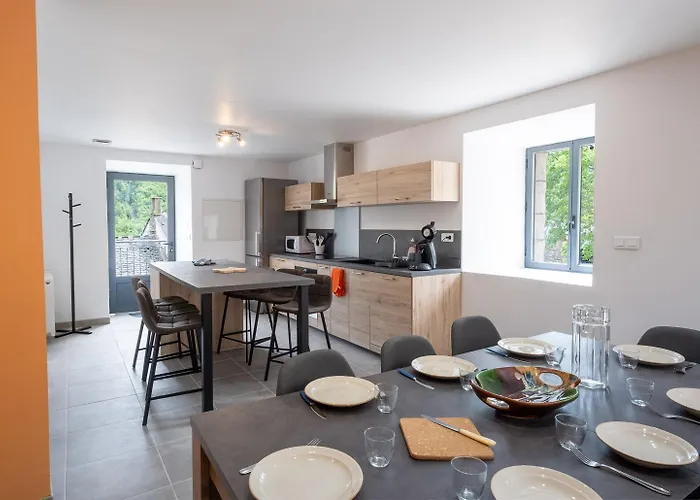 Location De A Lozeret * Cubieres
