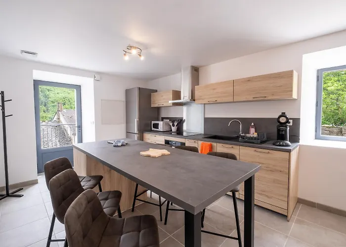 Location De A Lozeret Holiday home Cubieres